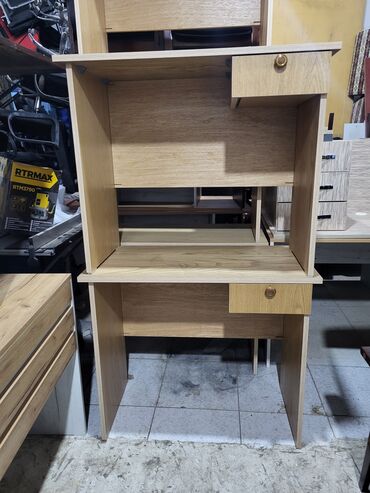 Ofis masaları: İşçi üçün, Dördbucaq masa -da lalafo.az — 8 Ofis masaları: İşçi üçün, Dördbucaq masa — 8