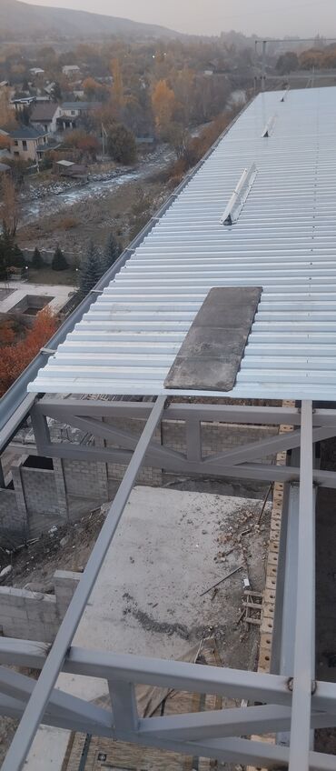Кровля крыши: Навестин бардык түрлөрүн жасайбыз Хай-тэк, арка, полуарка сиздер — 9