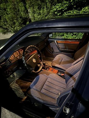 x class: Mercedes-Benz W124: 1992 г., Седан — 5