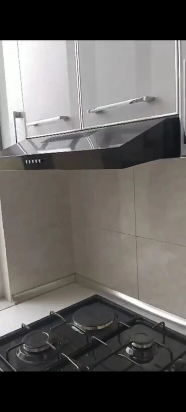 9 mkr: Gənclik metrosu yaxınlığında Gənclik Mollun yani Konsul Hotel arxası