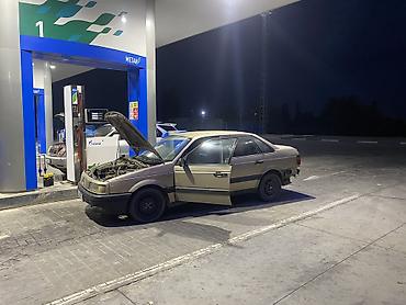 Volkswagen: Volkswagen Passat: 1988 г., 1.8 л, Механика, Газ, Седан — 1