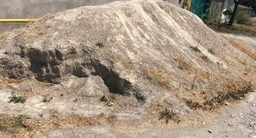 tik tik xanim sekilleri: Tikinti və ya landşaft işləri üçün istifadə oluna bilən böyük bir qum