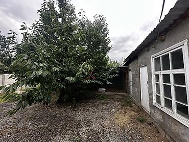 Продажа коттеджей и домов: Продается жилой дом Г.Ош село Учар 4.65 сотик Цена 110 000 $ торг — 11