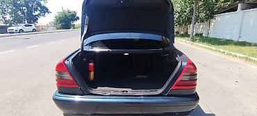 w202 duman: Mercedes-Benz C-Class (W202) sedan - Korpus: 4 qapılı sedan, qara — 4