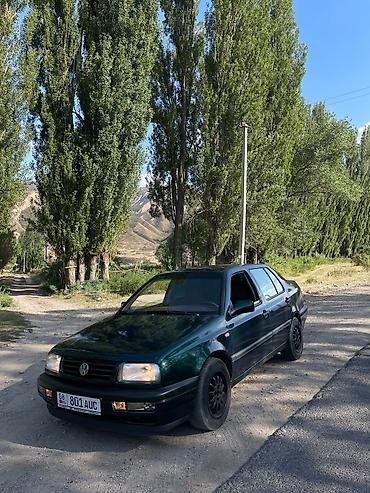 Продажа авто: Volkswagen Vento: 1996 г., Механика, Бензин, Седан — 1