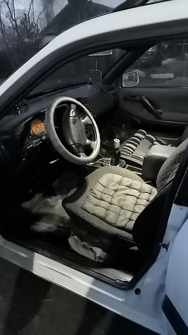 Volkswagen: Volkswagen Passat Variant: 1994 г., 2 л, Механика, Бензин, Универсал — 9