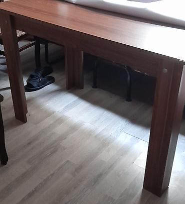 bed: Yataq otağı və ya qonaq otağı üçün mebel dəsti. Dəstə aşağıdakı — 2