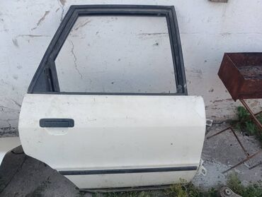 audi старушка: Задняя правая дверь Audi 1992 г., Б/у, цвет - Белый,Оригинал