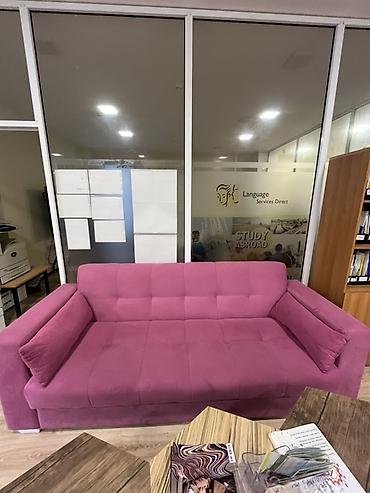 ofis divani: Divan-kitab tipli yumşaq mebel təqdim olunur. Model müasir üslubda — 1