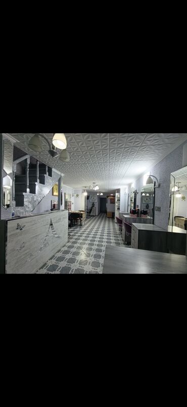 Digər kommersiya daşınmaz əmlakı: Gözəllik salonu əşyalar daxil hər şeyi ilə arendaya verilir. Ətraflı — 14