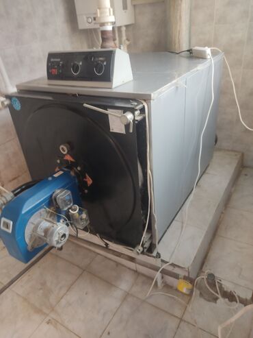 Kombilər: Sənaye tipli qazla işləyən isti su/qazanxana sistemi - Marka/model — 2