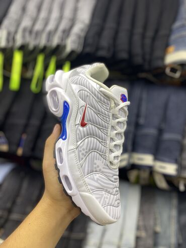 nike 95: Nike TN🫀original 🔺Размеры:40-41-42-43-44 🔺Цвет:Белый Черный 🔺Цена