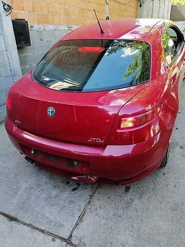 Car Body Parts: Alfa Romeo GT zadnji branik. Alfa Romeo GT zadnji branik Kontakt 182 1 — 4