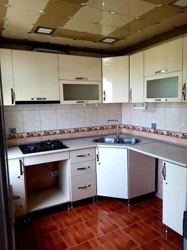 Uzunmüddətli kirayə mənzillər: Nizami rayonu,Neftciler,startın yanında,mənzil qanuni 2 — 9