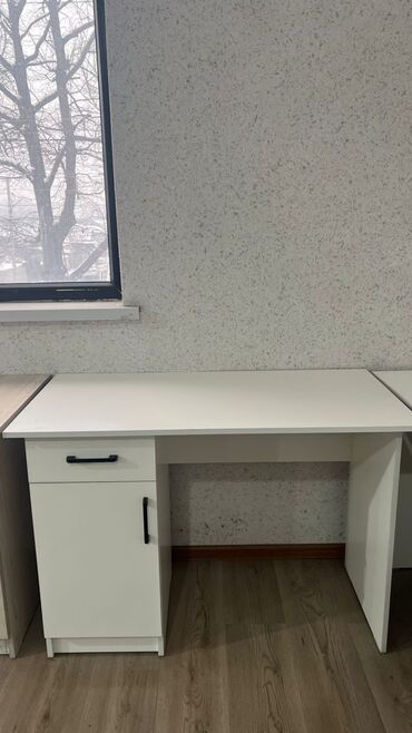 Письменные столы: Письменный стол, Новый — 1