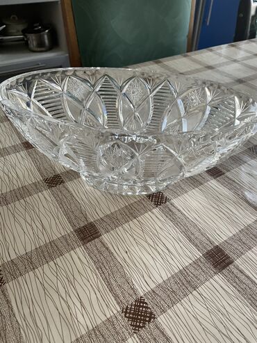 Посуда: Продаю чешский хрусталь, б-у в отличном состоянии. Вазы все разного — 23