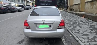 hyundai 290: Hyundai Elantra: 2 l | 2001 il Sedan