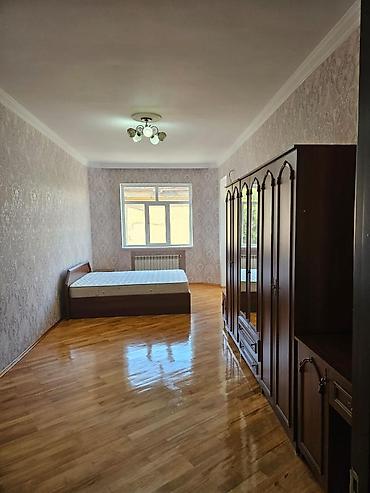 Mənzillər: 8 noyabr mt Azər Əliyev küç 16/2 mərtəbəsi sahəsi 145 kv 3 otaqlı — 6