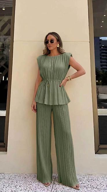 lil solid set: Ženski plisirani komplet – top bez rukava i široke pantalone 2800 din — 6
