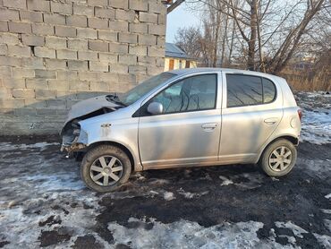 Toyota: Toyota Vitz: 2003 г., 0.1 л, Автомат, Бензин, Хэтчбэк