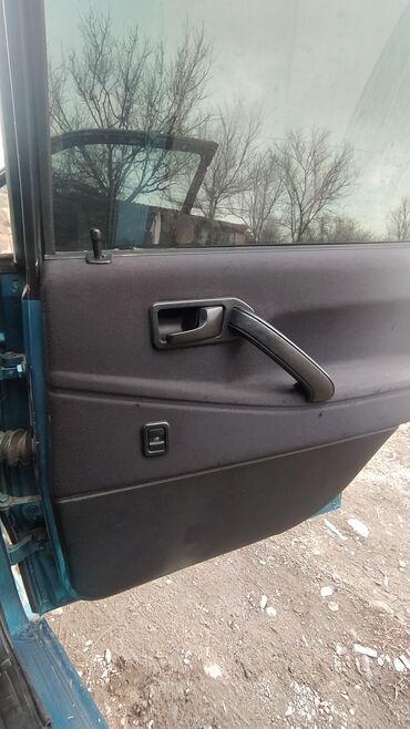 Volkswagen: Volkswagen Passat: 1992 г., 2 л, Механика, Бензин, Седан — 10