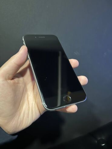 Apple iPhone: IPhone 6, Б/у, 64 ГБ, Серебристый, Зарядное устройство, Защитное стекло, Чехол, 100 %