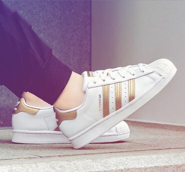 кроссовки женские белые: Кроссовки, 38, Adidas Originals, Б/у, цвет - Белый, Самовывоз