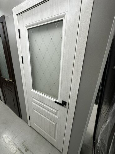 меж комнаты двери: Doors with glass