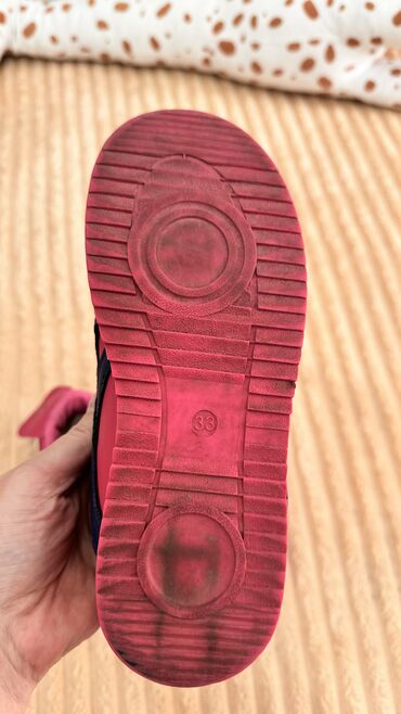 Детская обувь: Продаю б/у обувь на девочку,вся обувь целая,состояние хорошее Цены и — 16