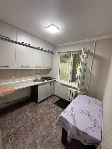продоется 2 комнатная квартира: 2 комнаты, 43 м², 104 серия, 1 этаж, Косметический ремонт