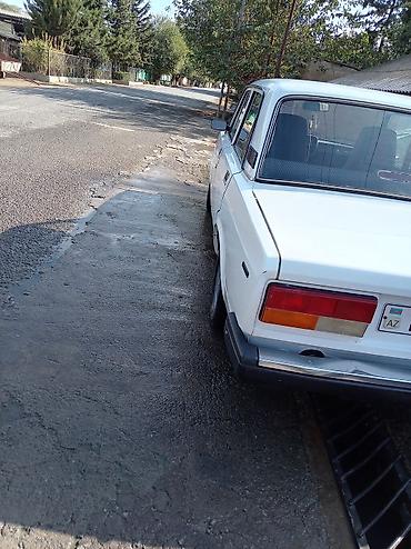 ВАЗ (ЛАДА): VAZ 2107 sedan - Kuzov: ağ rəng, klassik 4 qapılı sedan gövdə - Nömrə — 6