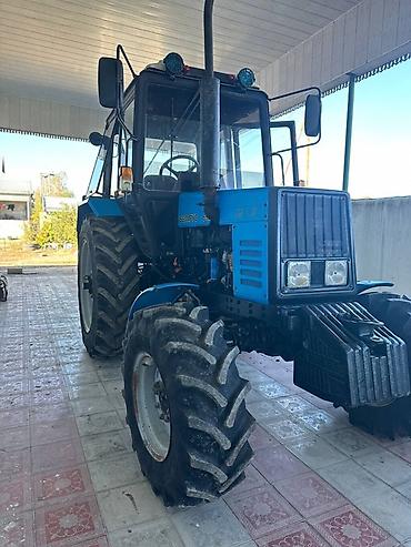 01 maşın: 89 belarus traktor əla vexyyetdidi herşeyi işləyir pres üçün istfade — 2