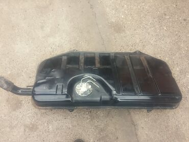 Auto delovi: Rezervoar Lada 21214i Niva 1.7i br.2. Polovno, ocuvano. Skinuto sa — 1