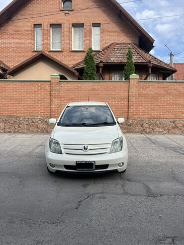 Toyota: Toyota ist: 2003 г., 1.3 л, Автомат, Бензин, Хэтчбэк