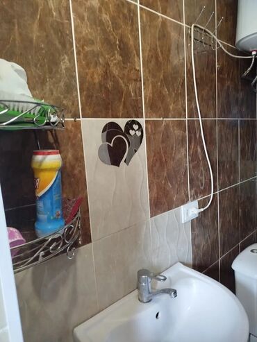 дом в кордае: 35 кв. м, 2 бөлмө, Жылуу пол, Брондолгон эшиктер, Забор, тосулган