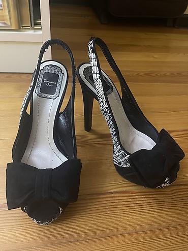 Dior, Ölçü: 37, rəng - Qara, İşlənmiş lalafo.az -da Dior, Ölçü: 37, rəng - Qara, İşlənmiş