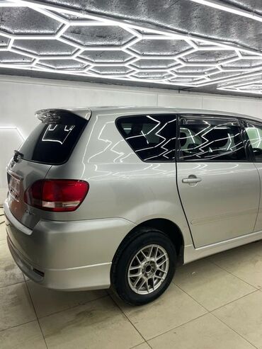 срочно продам авто в связи с переездом: Toyota Ipsum: 2003 г., 2.4 л, Автомат, Бензин, Вэн/Минивэн