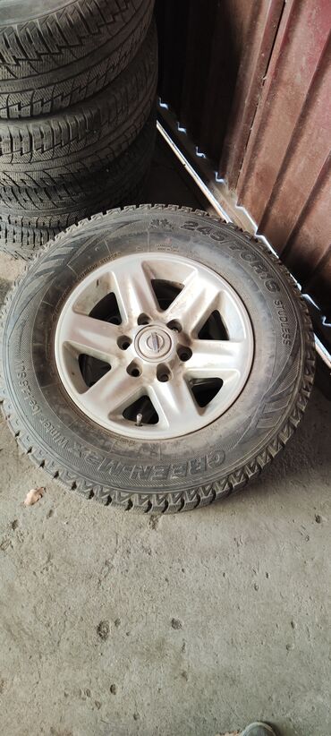 Другие автозапчасти: Резина зимняя Green Max Winter 245 70 R16 Зимняя резина продается