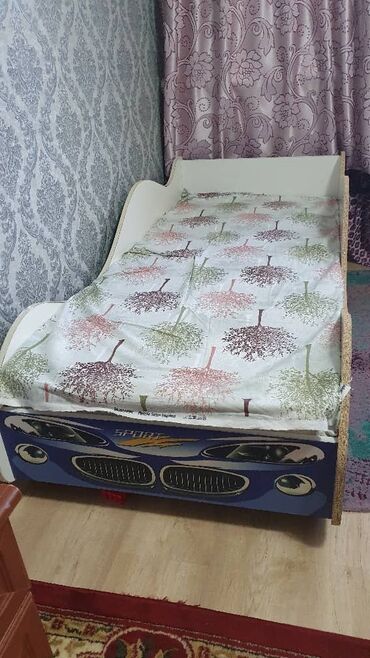детские кроватки бу в Кыргызстан | ДЕТСКИЕ КРОВАТИ: Продаётся детская кровать в дизайне автомобиля БМВ. Приезжайте в с