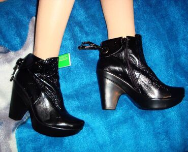 обувь для танцев: Ботинки и ботильоны 40, цвет - Черный