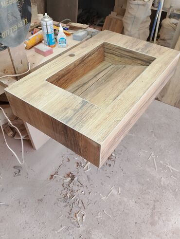 Çanaqlar, tülpanlar: Mərmər görünümlü monolit lavabolu banyo tezgahı - Material — 26