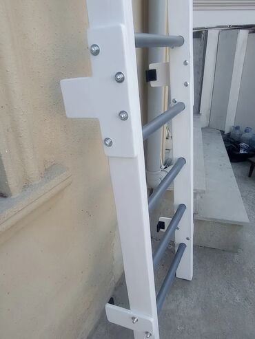 İsveç divarları: Isveç divarı.təzədir.en 60sm,hündürlük 230sm.qiymət 170man.şəhərdaxili — 8