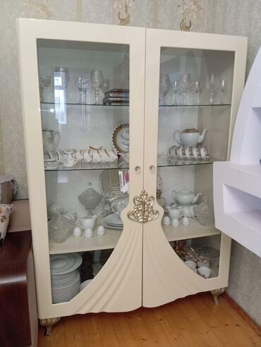 продаю старую мебель: Servant