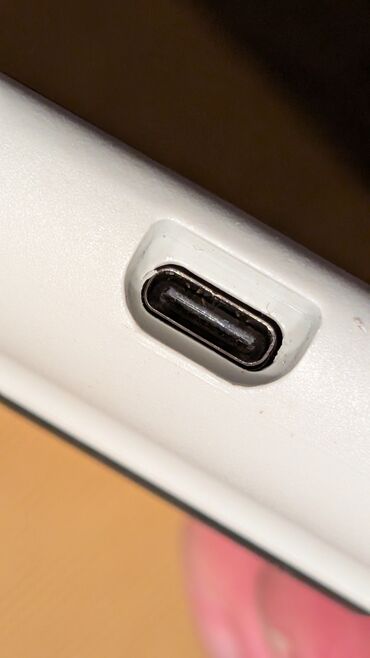 Druga oprema za računare i laptopove: Wacom One – ekran za crtanje sa olovkom (pen display) NAPOMENA: USB-C — 5