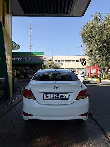 Продажа авто: Hyundai Solaris: 2015 г., 1.4 л, Механика, Бензин, Седан — 6