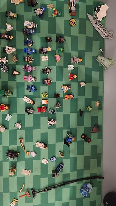 Oyuncaq fiqurlar: LEGO minifiqur və aksesuarları kolleksiyası - Müxtəlif temalı LEGO — 1