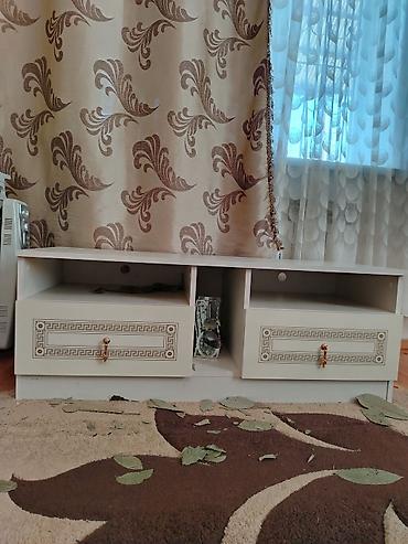 Rəf vitrinləri: Mebel və ev əşyaları paketi - Şüşəli vitrin bufet: Üst hissəsi tam — 9