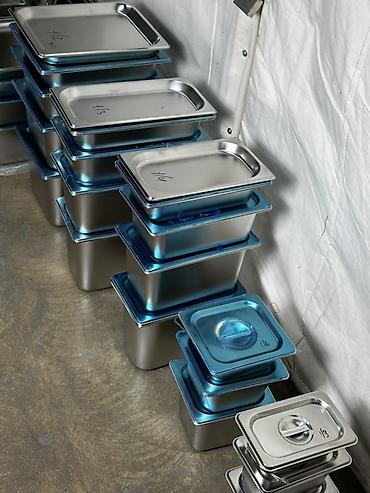 Другая посуда и кухонный инвентарь: Гастроемкости из нержавеющей стали с крышками - Форматы GN: 1/1, 1/2 — 4