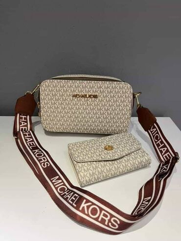Torbe: Michael Kors torba NOVO

Novo
Replika

fb Moja Kupovina 1 — 11