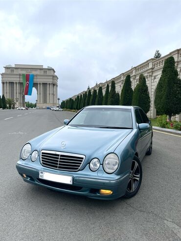 alt paltari mercedes: Mercedes-Benz E 200: 2 l | 2001 il Sedan